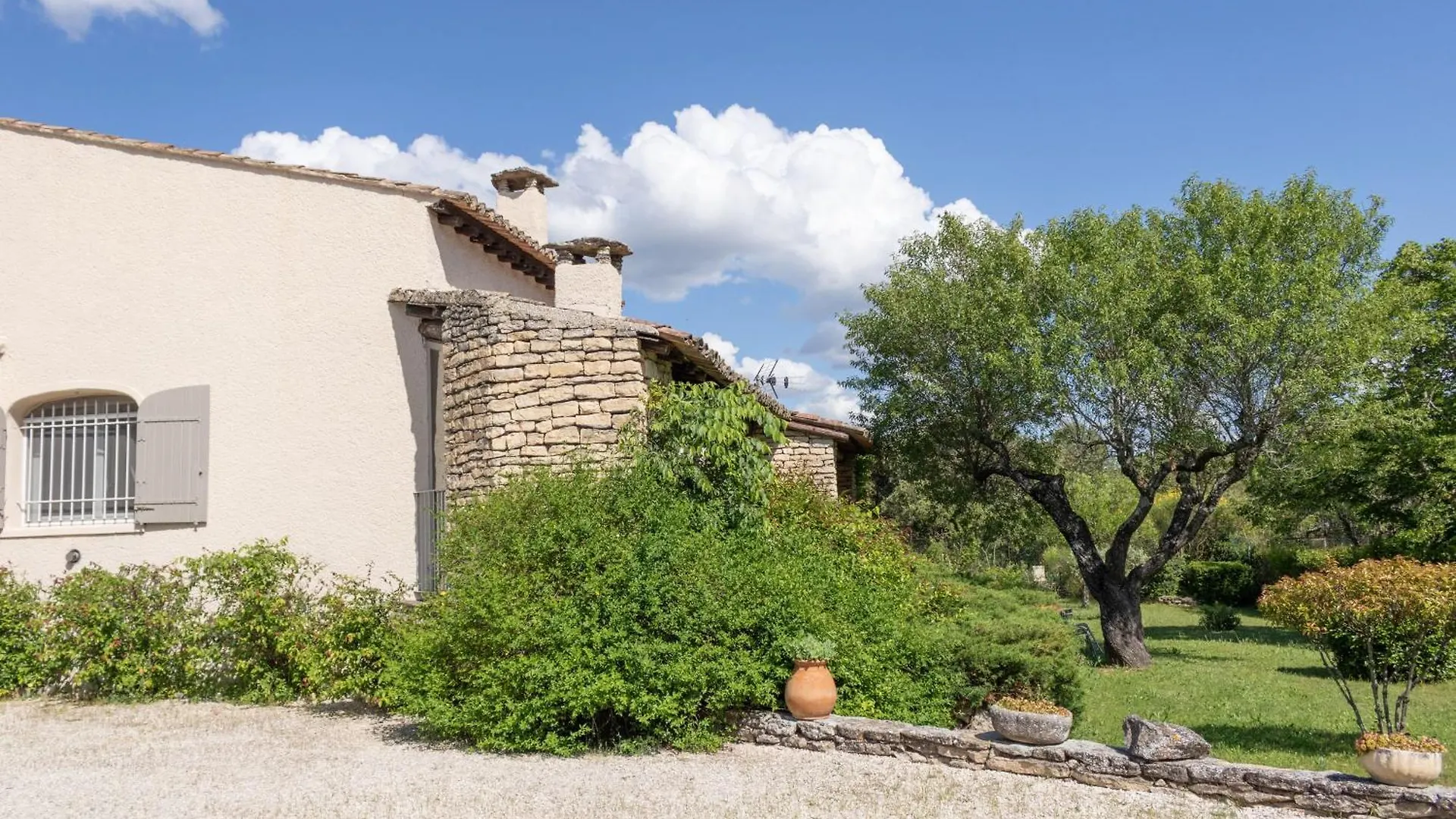 Villa Provencale Face Au Luberon Cabrieres-d'Avignon France